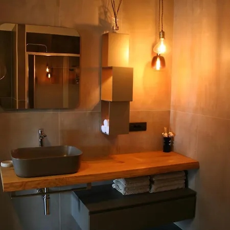 Ferienwohnung Karlena Apartman